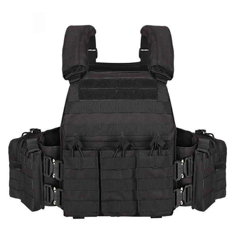 Men's camouflage tactical vest in polyester fabric with free size fitting for outdoor training