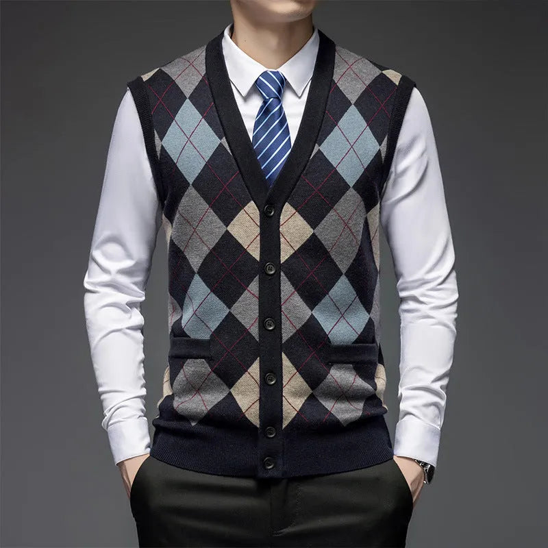 Men's knitted sleeveless V-neck vest in light camel with two front pockets, cotton blend jacquard fabric