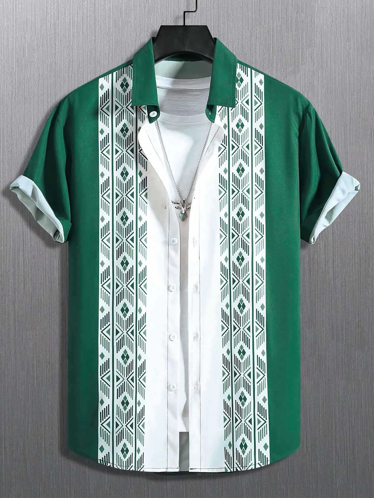 Men's loose fit short sleeve shirt with contrast lapel in plaid polyester fabric