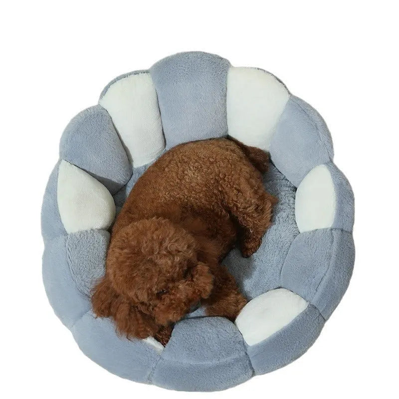 Grey-white shell nest pet bed with rabbit fur lining shown in three sizes for cats and dogs