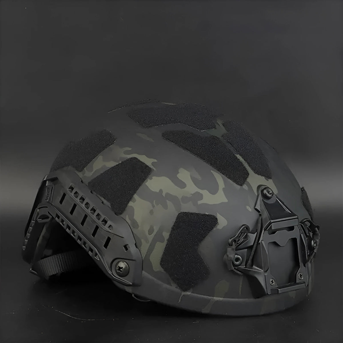 FAST SF full protection tactical helmet in engineering plastic, 27x22.5x16cm, shown in camouflage and black colour options