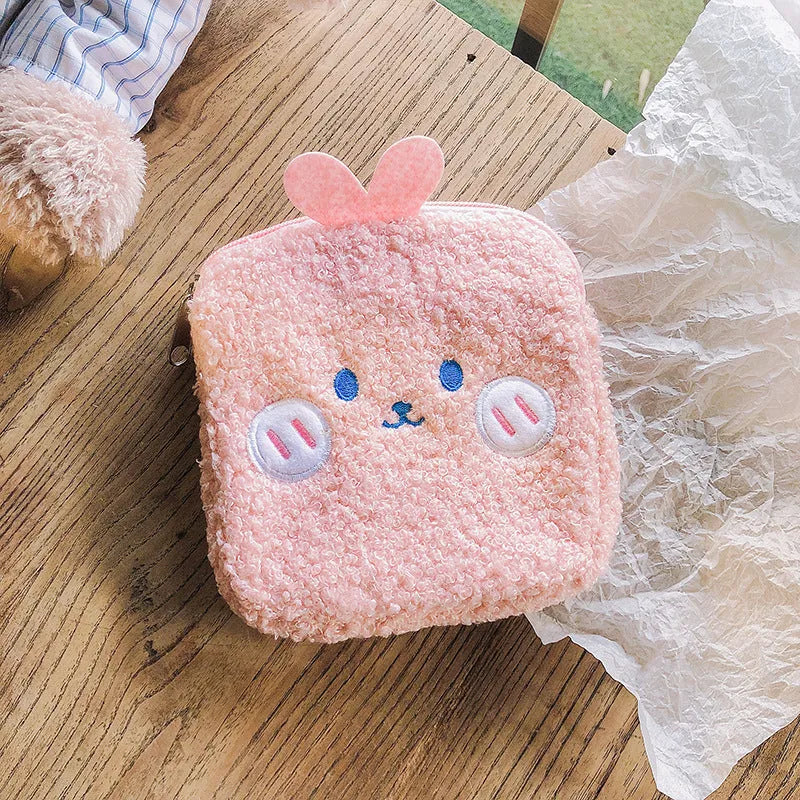 Sanitary napkin storage bag in pink rabbit print design, 13x13x1.5cm, flannel and non-woven fabric