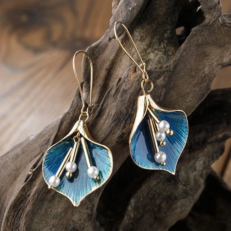 Retro flower drop earrings for women in blue and green alloy with electroplating finish
