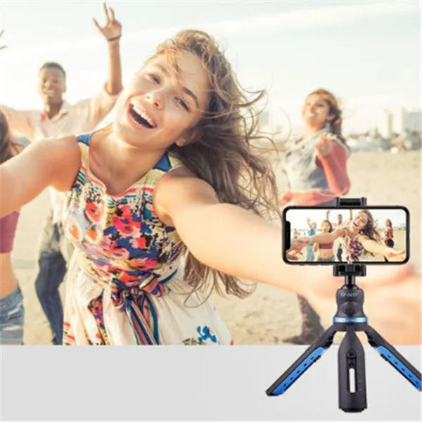 Black desktop tripod for mobile phones with aluminium alloy legs compatible with iPhone and Huawei P30 models