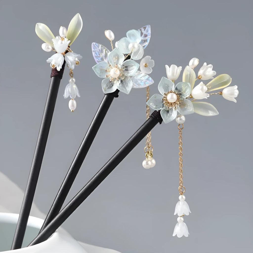 Retro Chinese style hairpin with blue Chinese bellflower floral design for updos