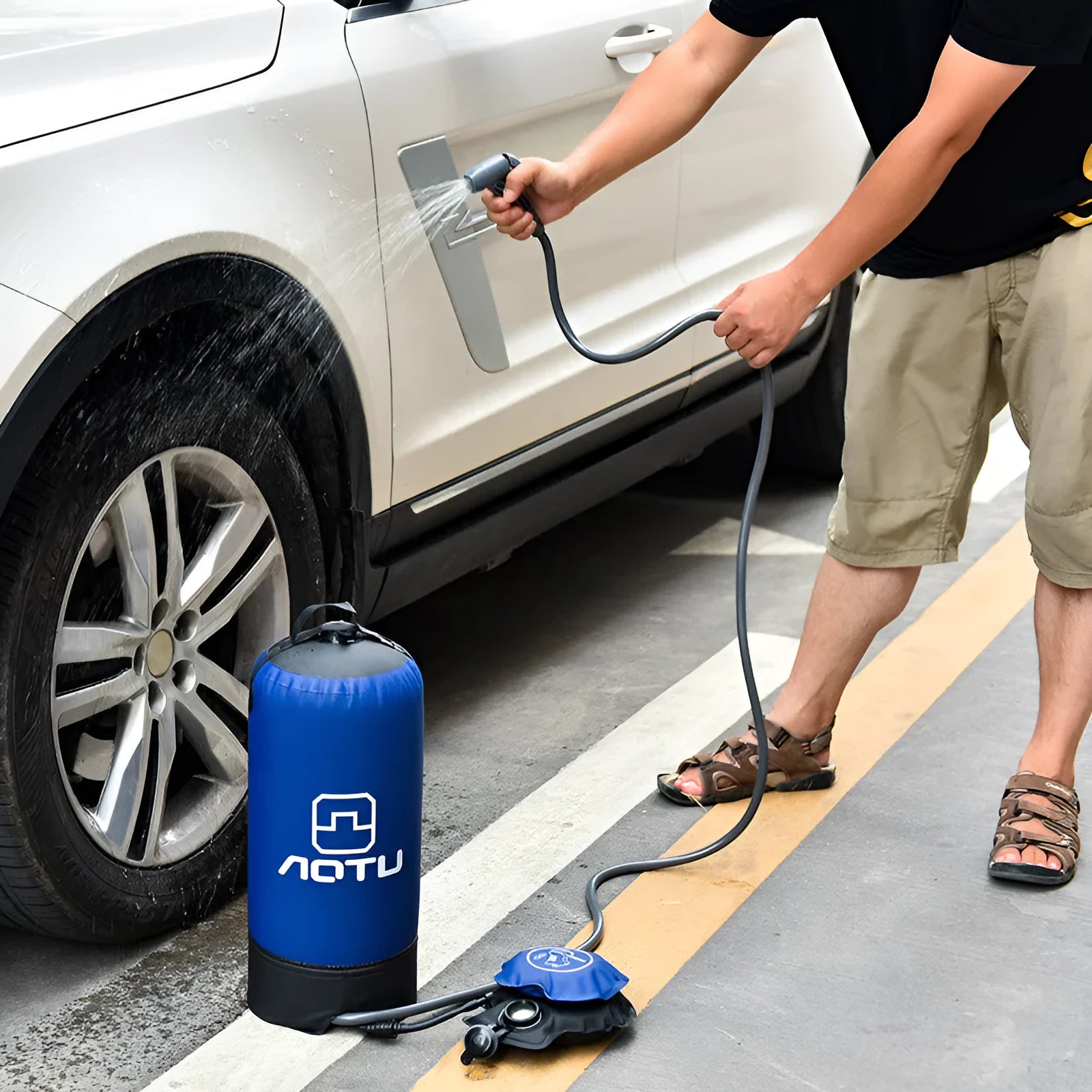 Portable 11L PVC outdoor camping shower bag in black with 200cm ABS water pipe and faucet