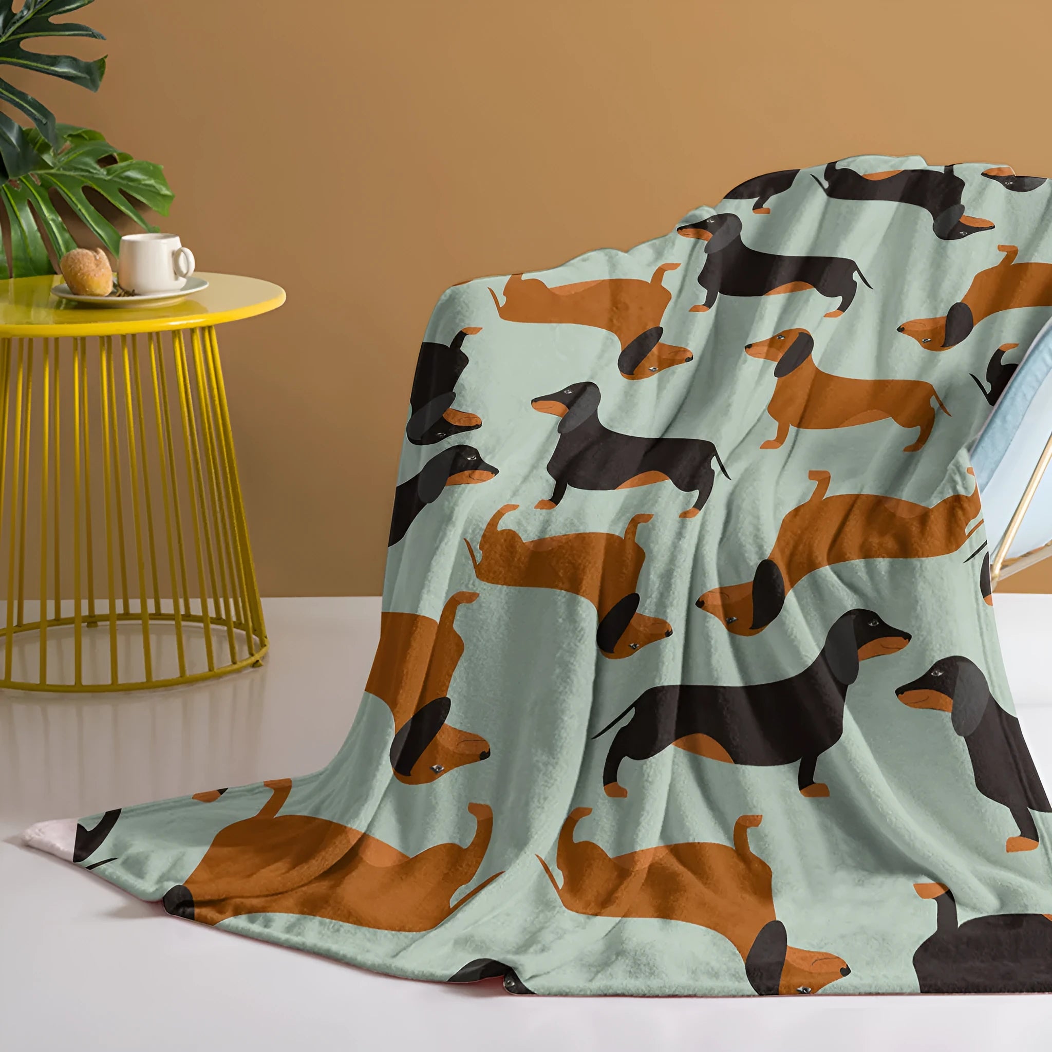 Green flannel sausage blanket with cute pet print, 75x100cm, soft and fluffy for sofa or camping use