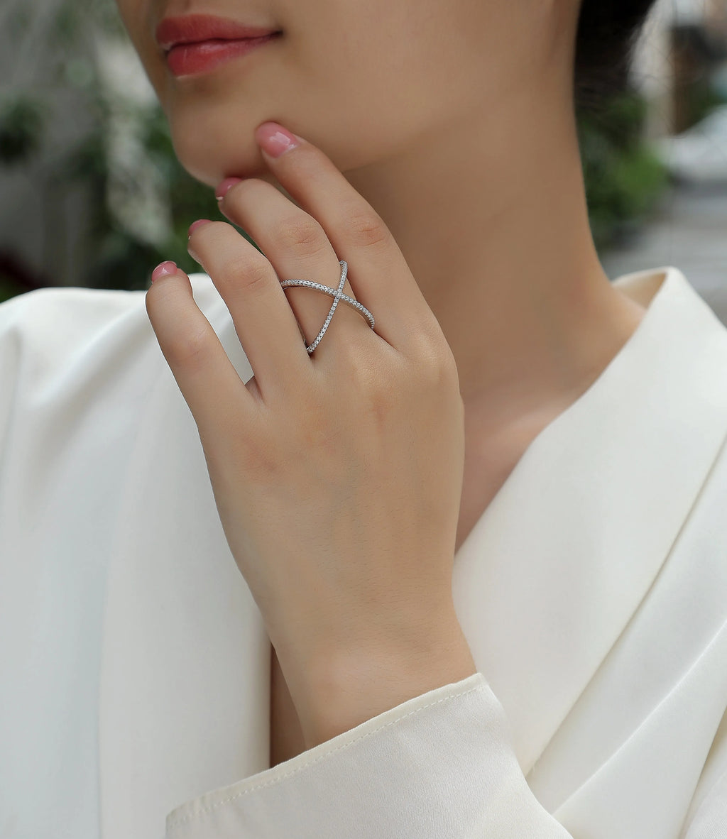 X-shaped heart moissanite ring set in S925 silver with platinum-plated gold colour, sizes 5 to 9, gift box