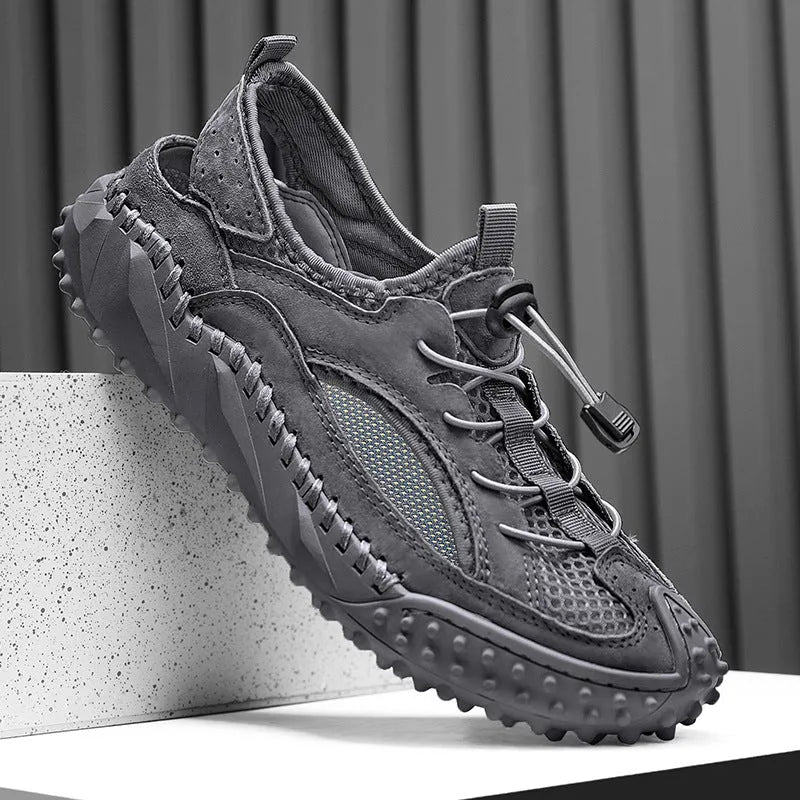 Men's black sports sandals with elastic band closure and rubber sole for outdoor waterproof activities