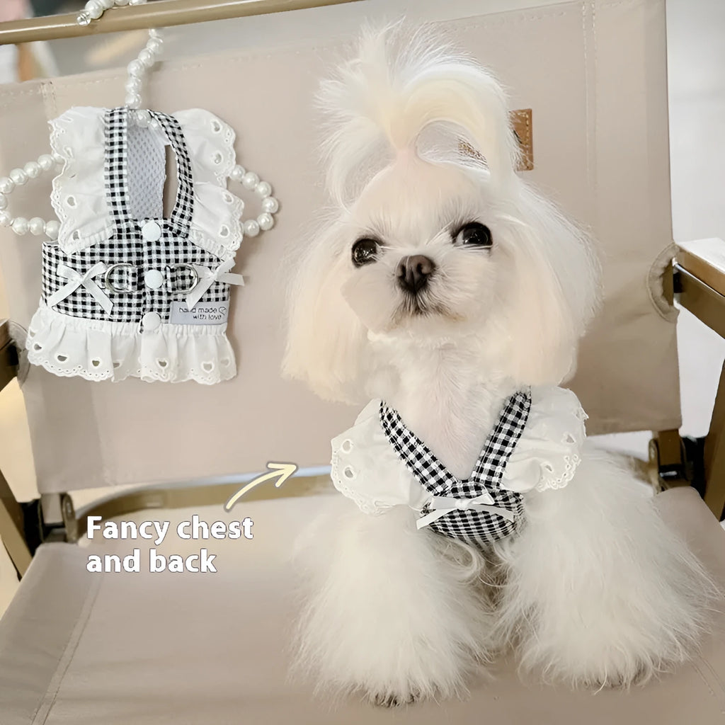 Pet dog cat thin chest back traction pastoral skirt in black and white plaid cloth material on a small dog