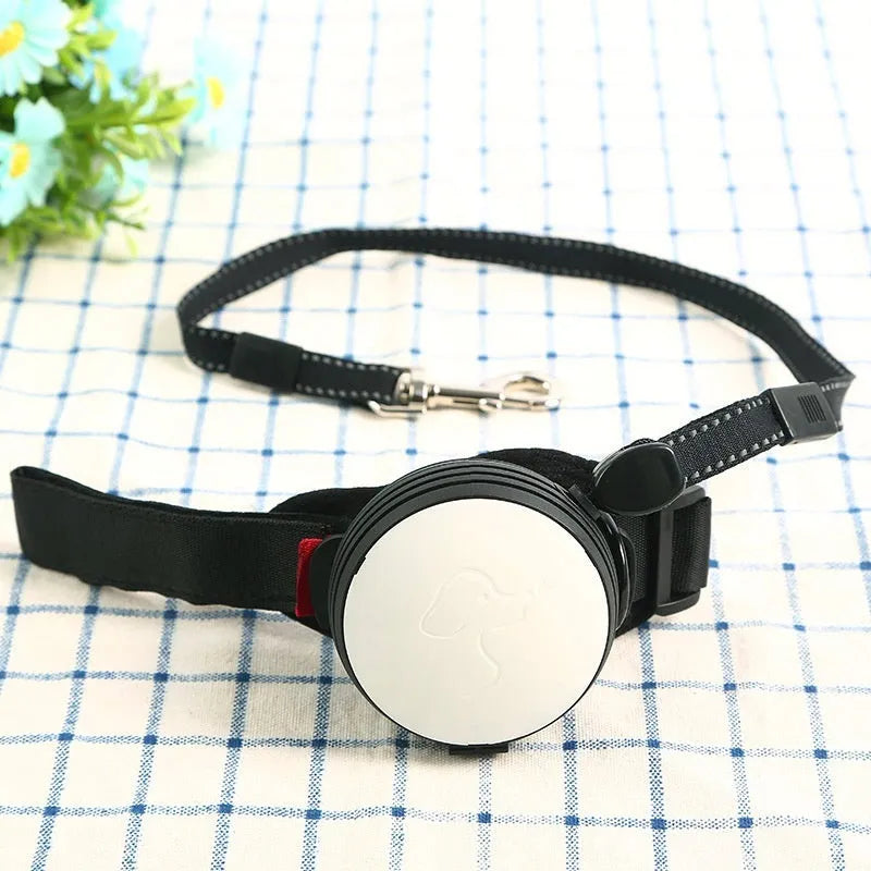 Automatic retractable dog leash with colourful options and 3-metre nylon cord