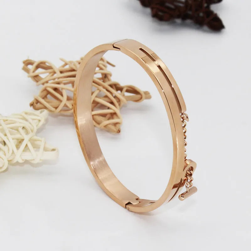 Geometric titanium steel bracelet for women with electroplated silver, gold, or rose gold finish