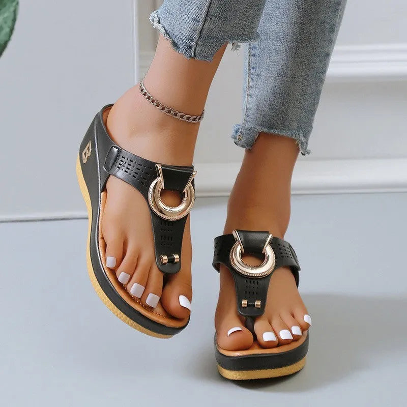 Women's wedge thong sandals with 3-5cm heel, PU upper, rubber sole, and metal decorative detail