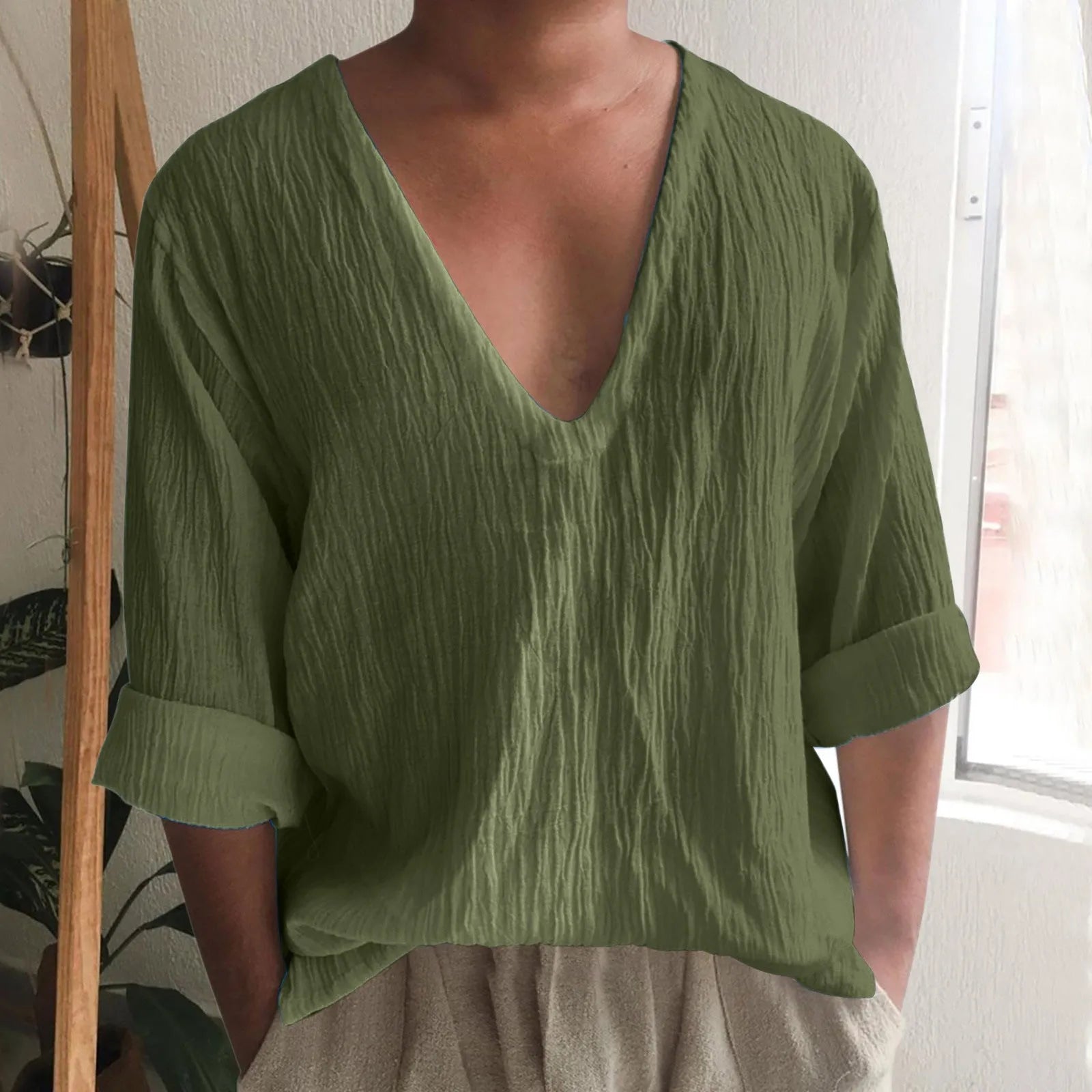 Men's washed cotton long sleeve V-neck T-shirt in solid colours showing British style details
