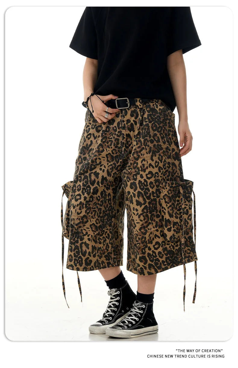Women's leopard print cotton cropped trousers with high waist and straight leg design