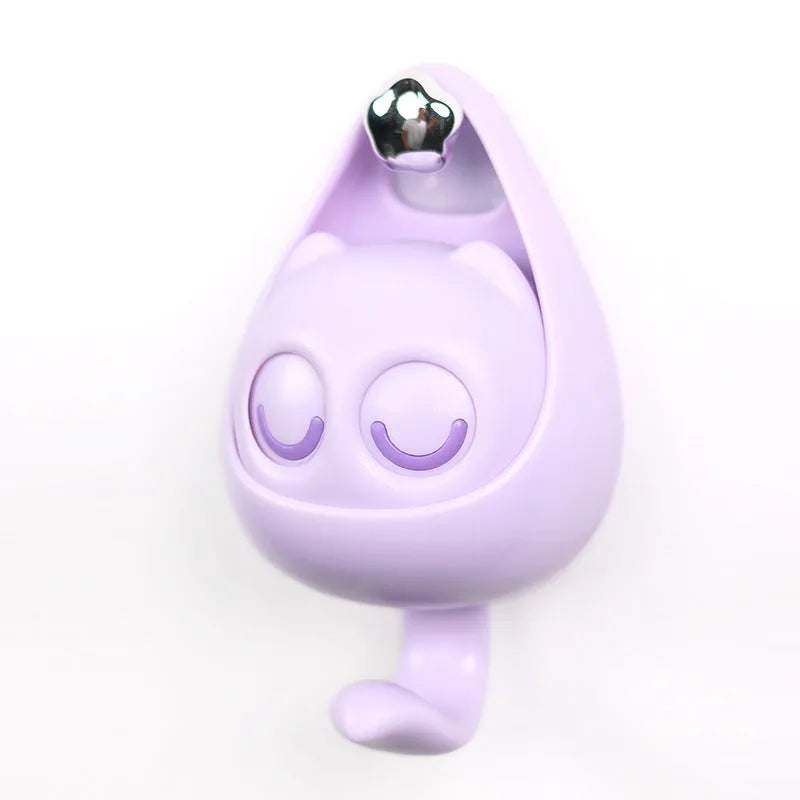 Cream white cat-shaped adhesive wall hook with winking eyes, 2.5kg capacity, 105x61x45mm