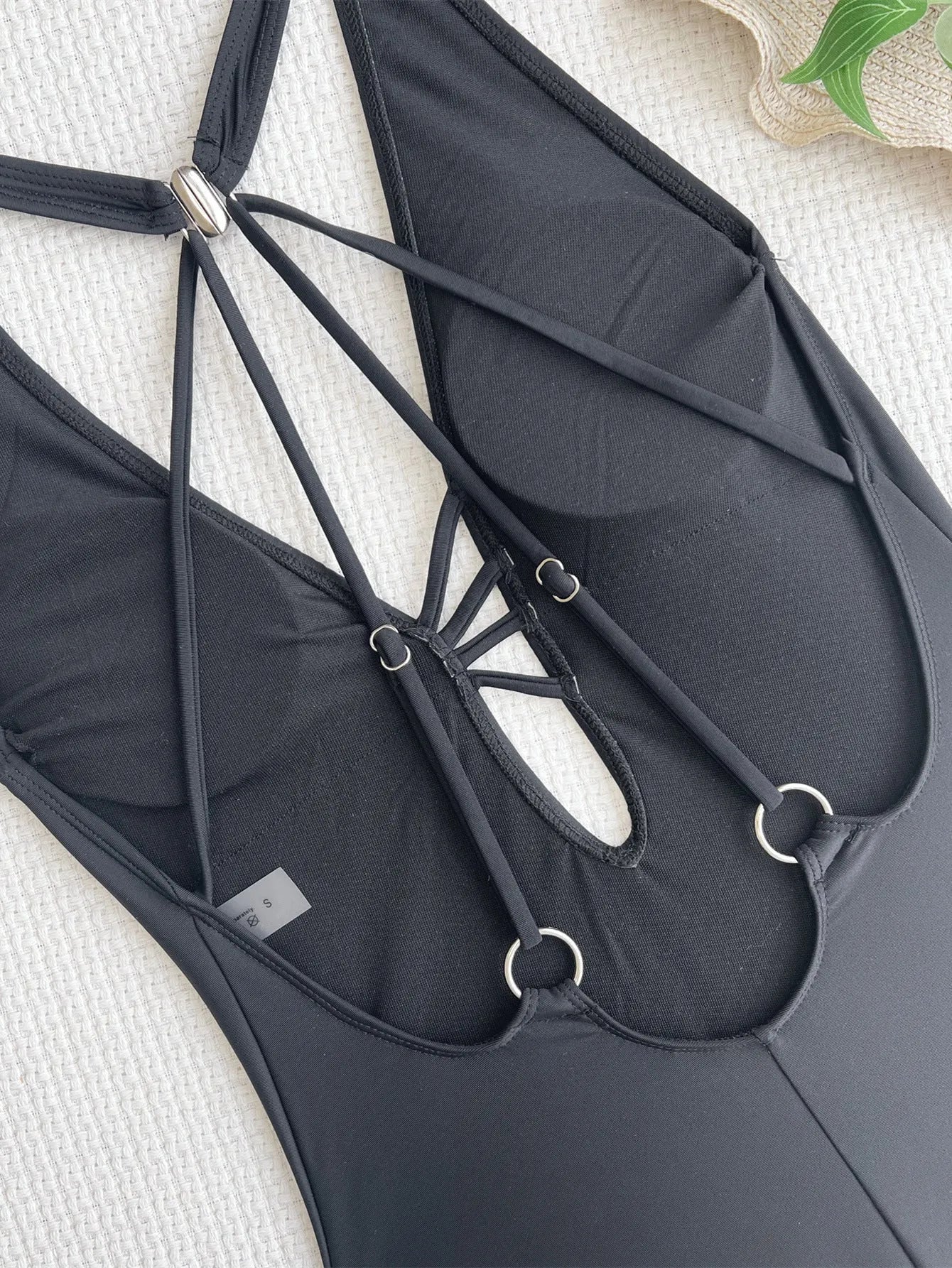 Black ladies one-piece swimsuit for swimming and wading activities