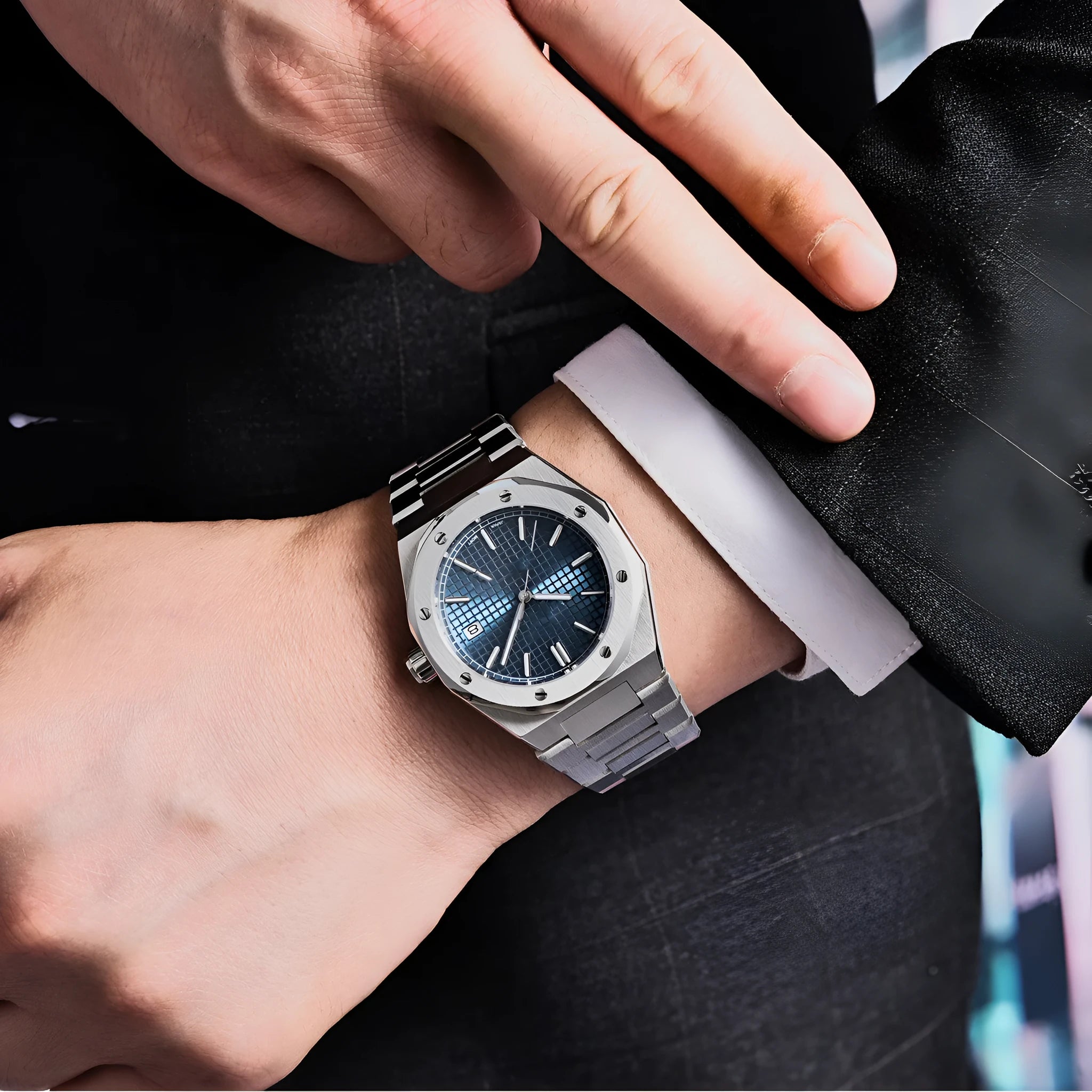 Men's stainless steel automatic mechanical watch with 40mm dial, NH35A movement, luminous hands, and sapphire glass