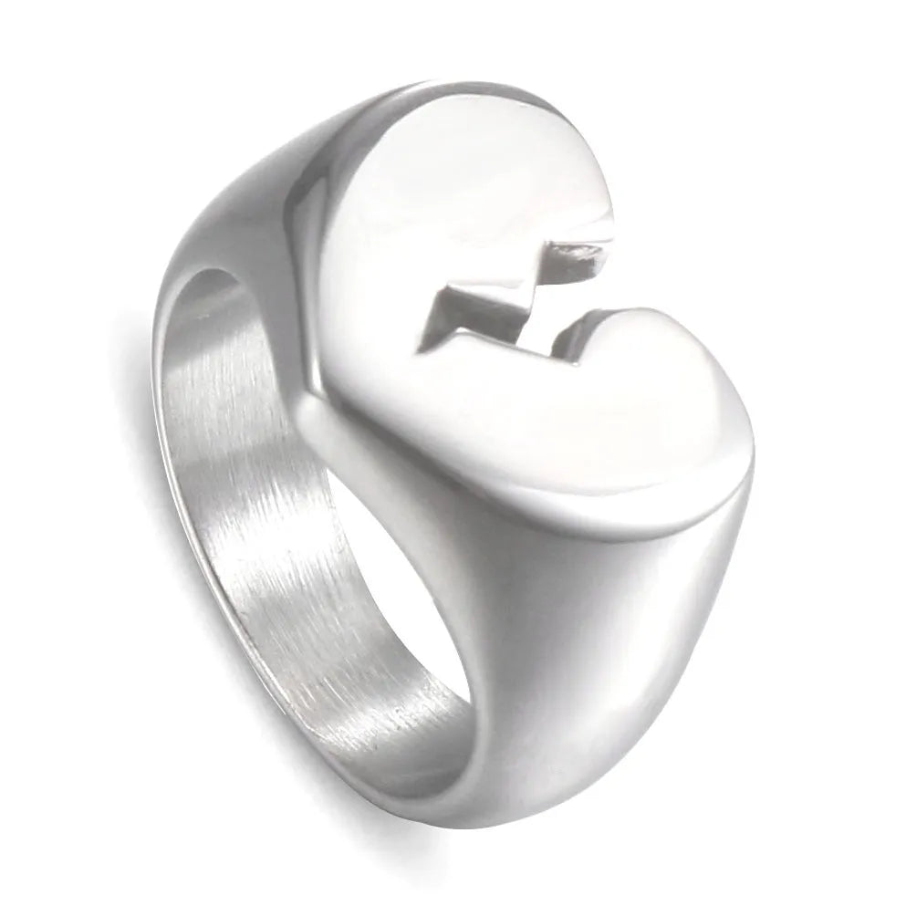 Heart-shaped titanium steel ring, polished band in steel or gold colour, sizes 5 to 10