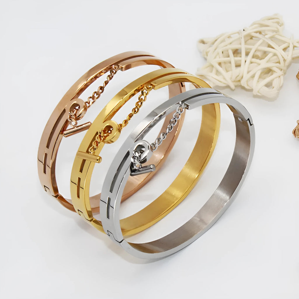 Geometric titanium steel bracelet for women with electroplated silver, gold, or rose gold finish
