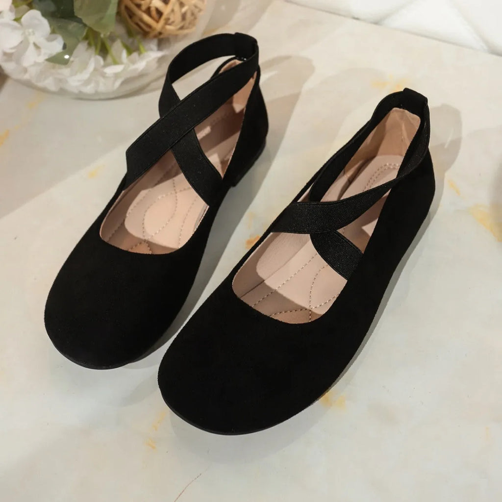 Plus size round toe flat bottom sports and leisure shoes in cotton cloth with ankle bandage, black colour