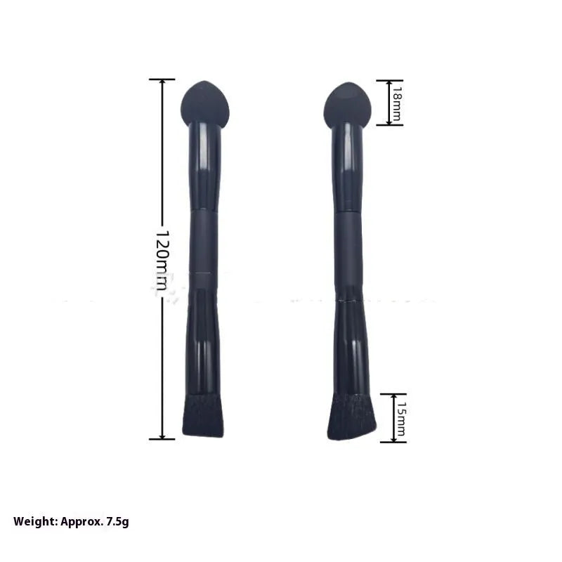 Black sponge tip concealer brush with wooden handle for dark circle makeup application