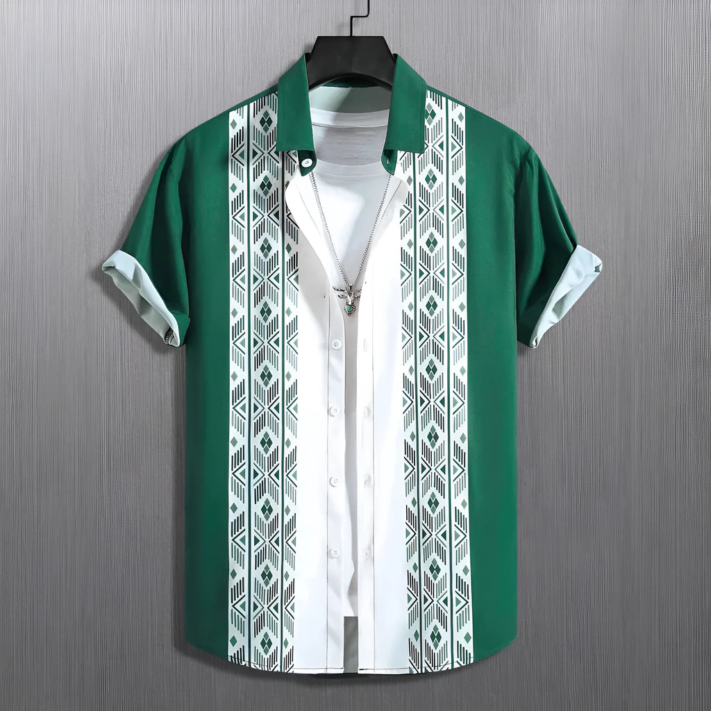 Men's loose fit short sleeve shirt with contrast lapel in plaid polyester fabric