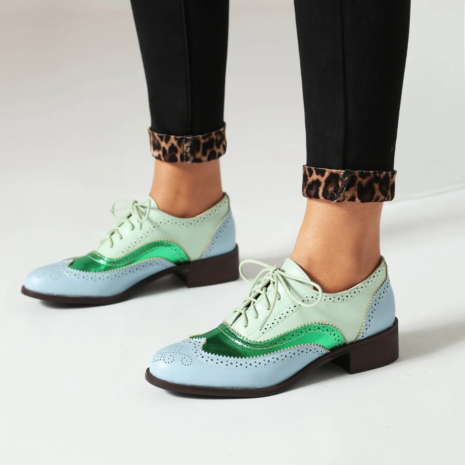 Retro British contrasting colour brogue high-cut lace-up shoes, round toe, low heel, sizes 35-39