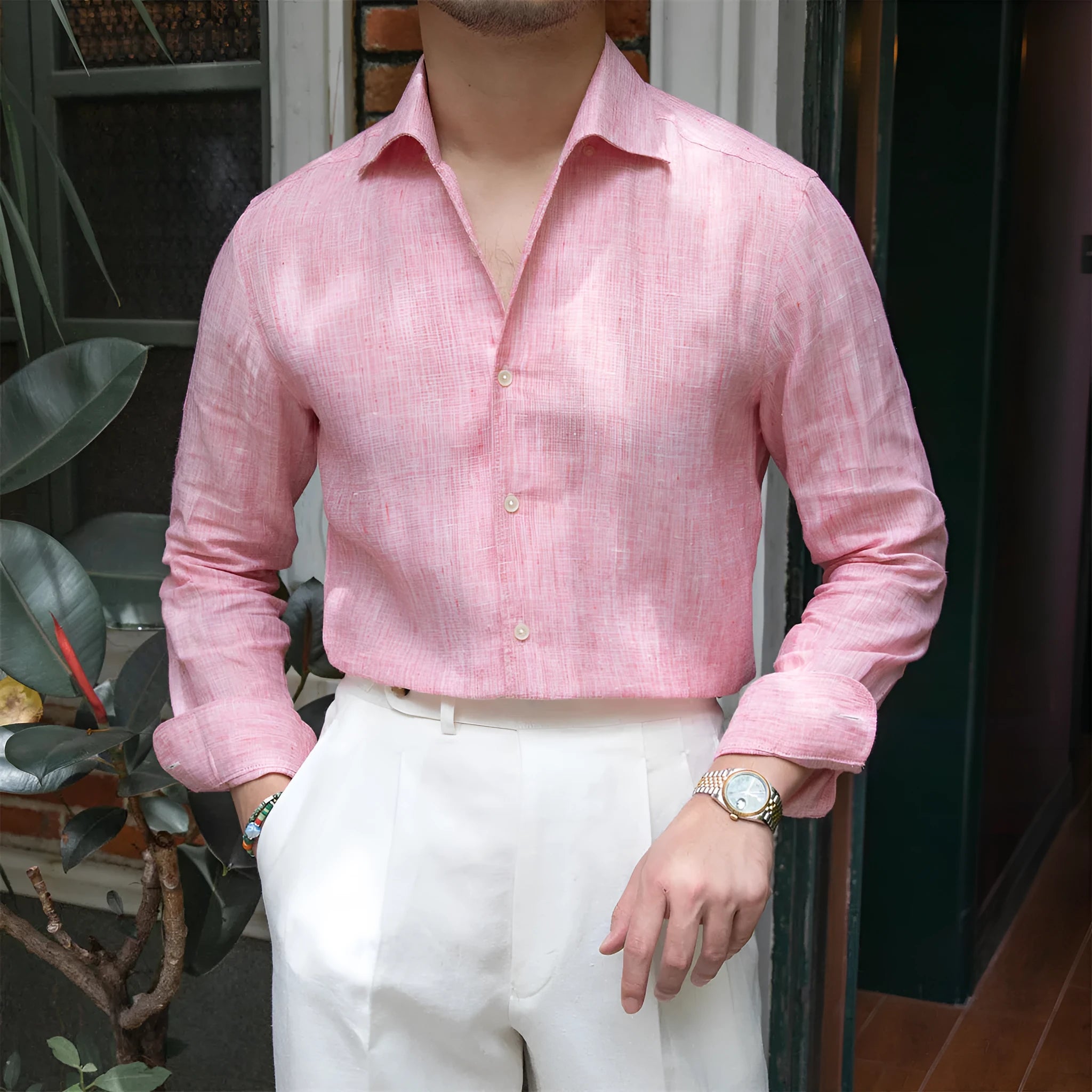 Men's slim fit shirt in 100% linen with semi-open collar in blue