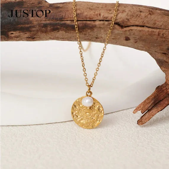 Retro geometric diamond-studded pendant necklace on a regular copper chain, electroplated finish, zircon stones, women's light luxury accessory