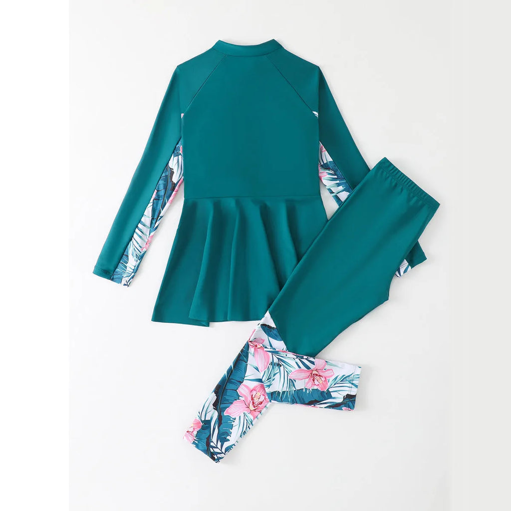 Girls split two-piece long-sleeved swimsuit in green with high elasticity fabric and briefs style