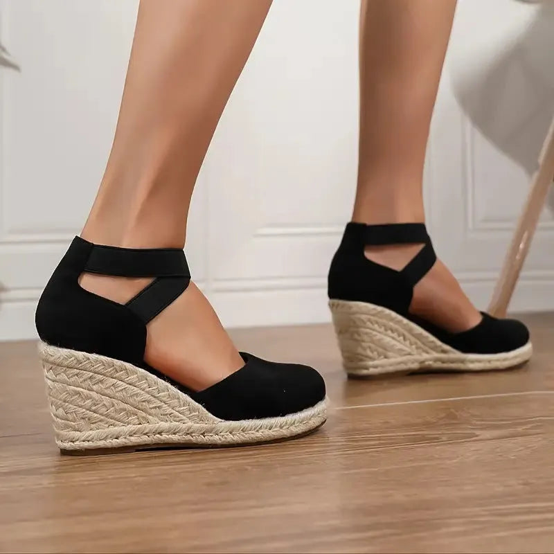 Black women's plus size Roman style sports sandals with round toe and elastic band
