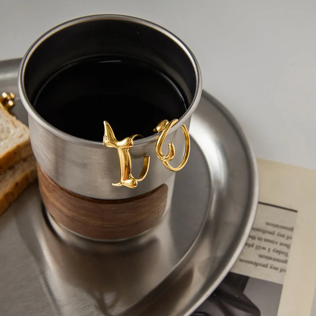 Women's stainless steel cat design ring with electroplated finish and geometric shape