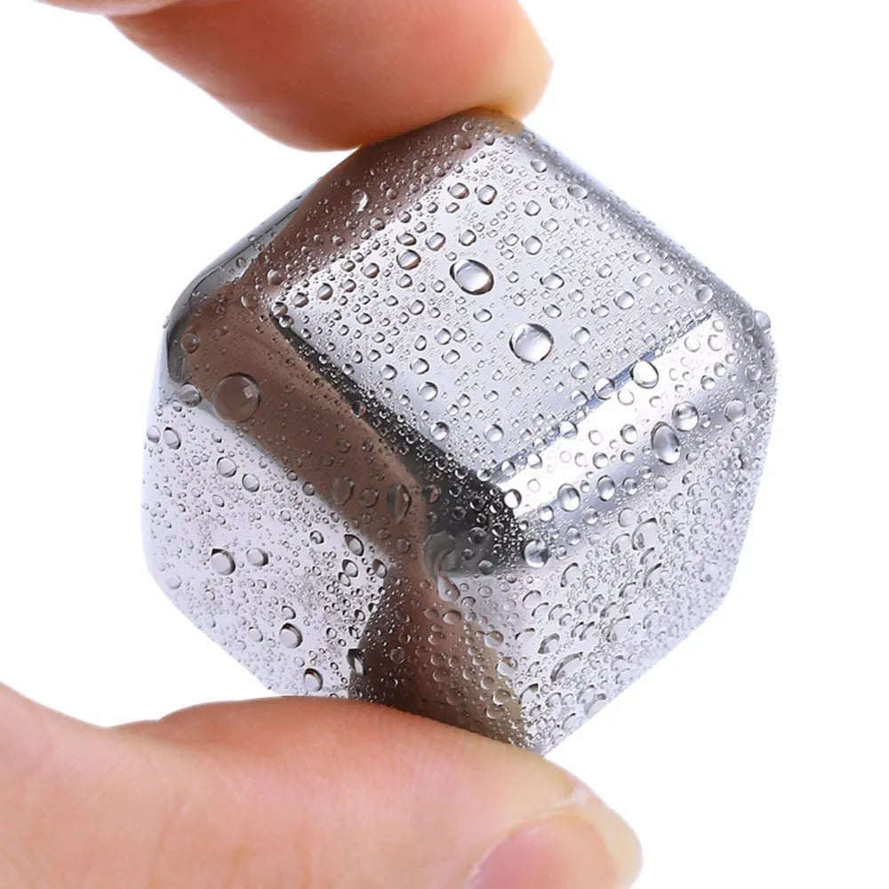 Set of 8 stainless steel whiskey stones with plastic clip for non-diluting drink cooling