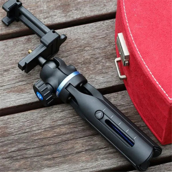 Black desktop tripod for mobile phones with aluminium alloy legs compatible with iPhone and Huawei P30 models