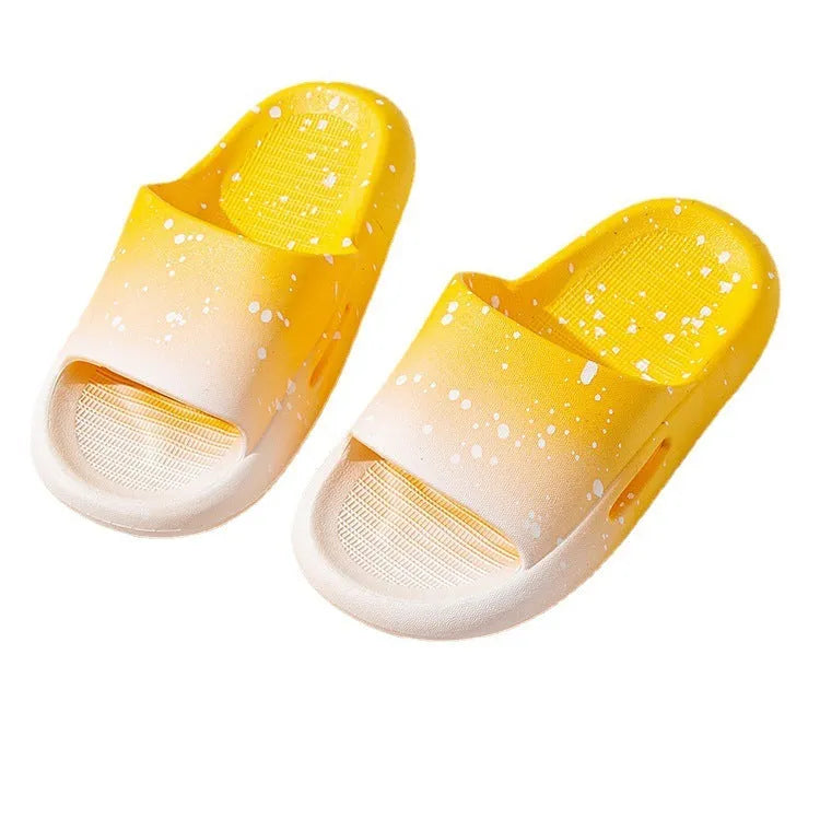Children's gradient colour summer slippers with PVC construction and non-slip soles