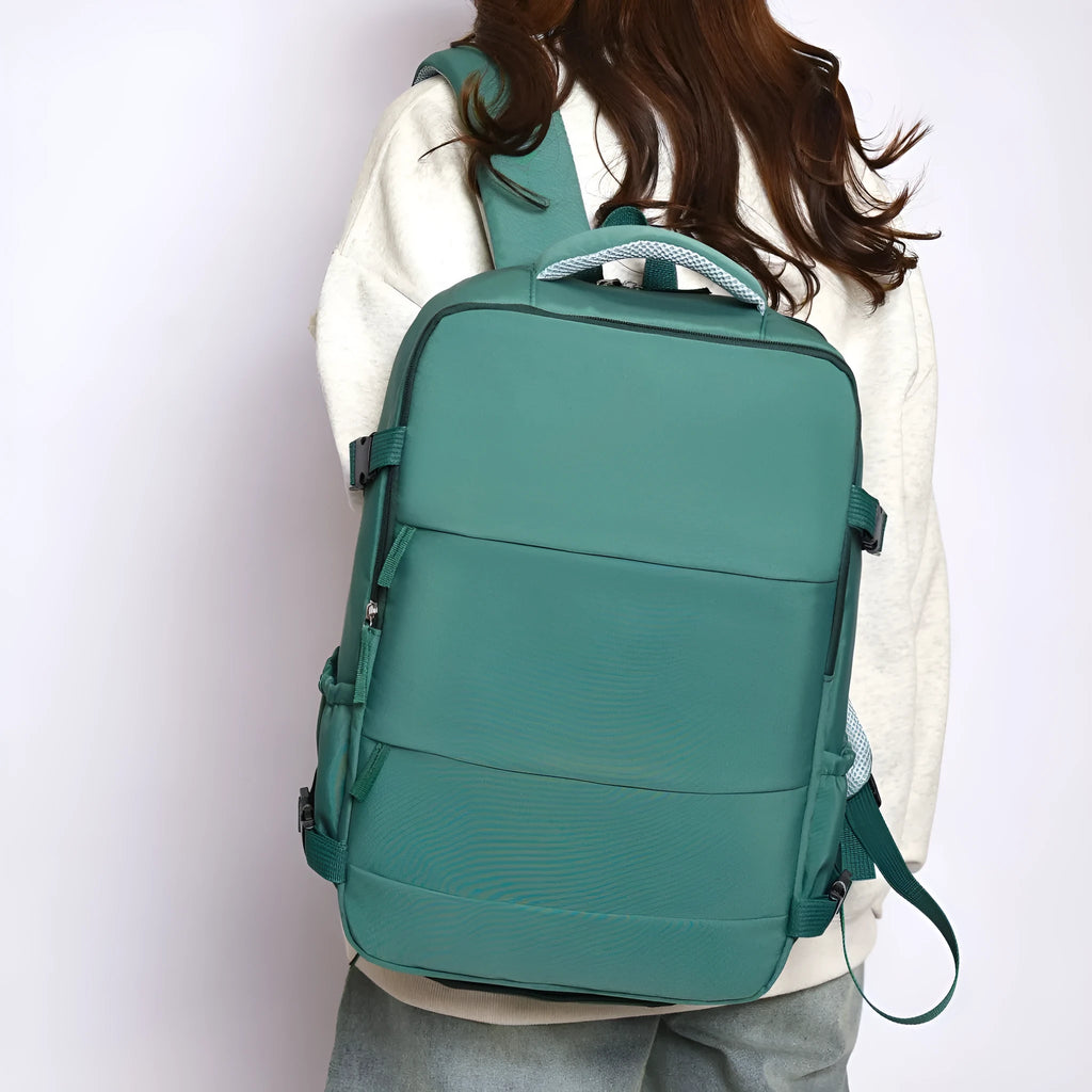 Large capacity dry wet separation backpack in black with polyester lining, 20-35L, for gym and travel