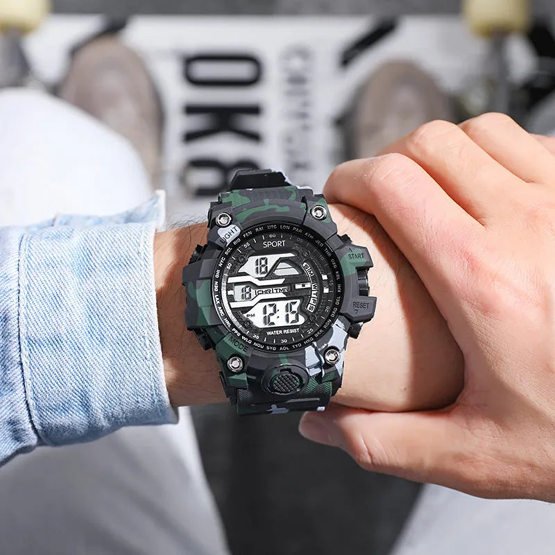 Men's sports watch with large dial, number display, and waterproof rating of 10m