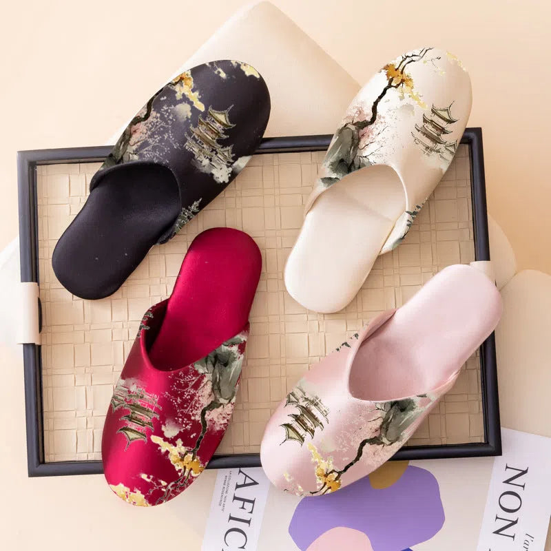 Women's non-slip printed fabric slippers in pink with satin upper and PVC outsole