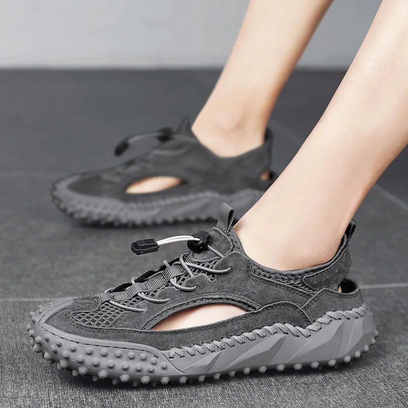 Men's black sports sandals with elastic band closure and rubber sole for outdoor waterproof activities