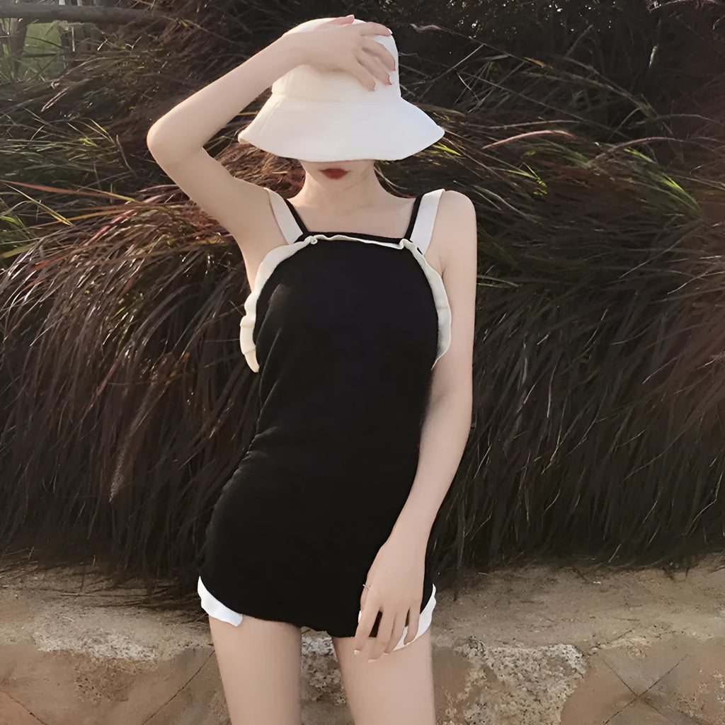 Women's conservative one-piece swimsuit in nylon fabric with multiple colour options
