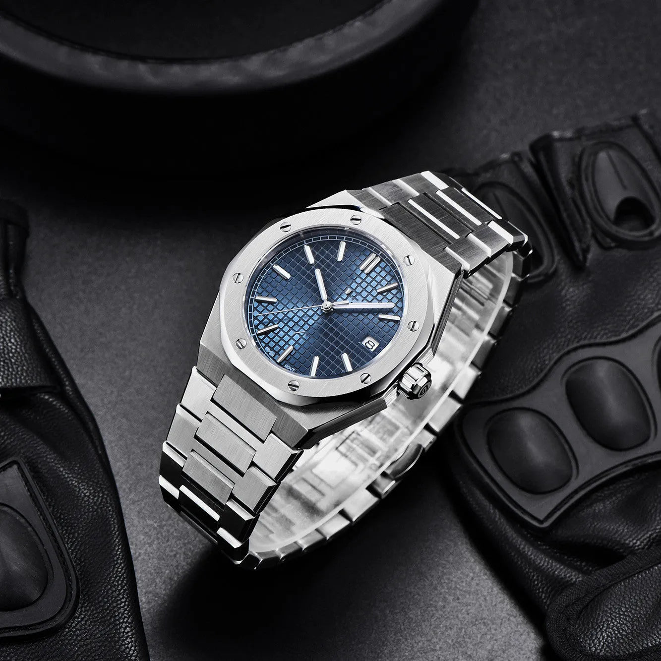Men's stainless steel automatic mechanical watch with 40mm dial, NH35A movement, luminous hands, and sapphire glass