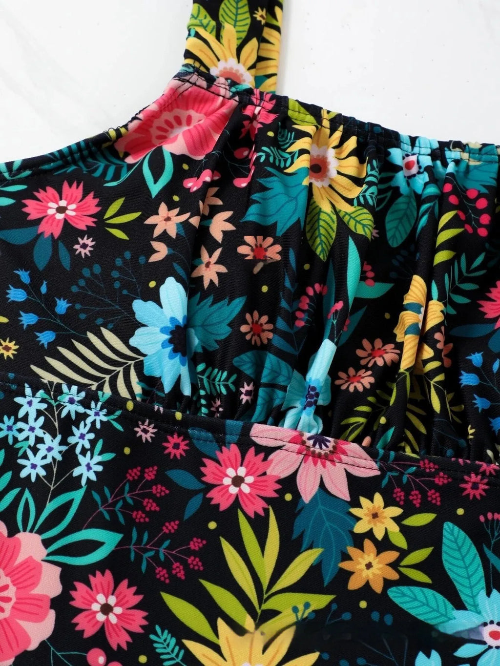 Women's floral print one-piece swimsuit with full-bed design and polyester lining