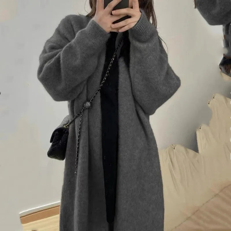 Women's loose large knitted cardigan in chenille fabric with 3D pattern effect