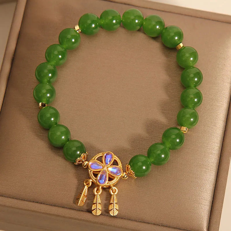 Green jasper crystal four-leaf clover dream catcher pendant on women's crystal bracelet