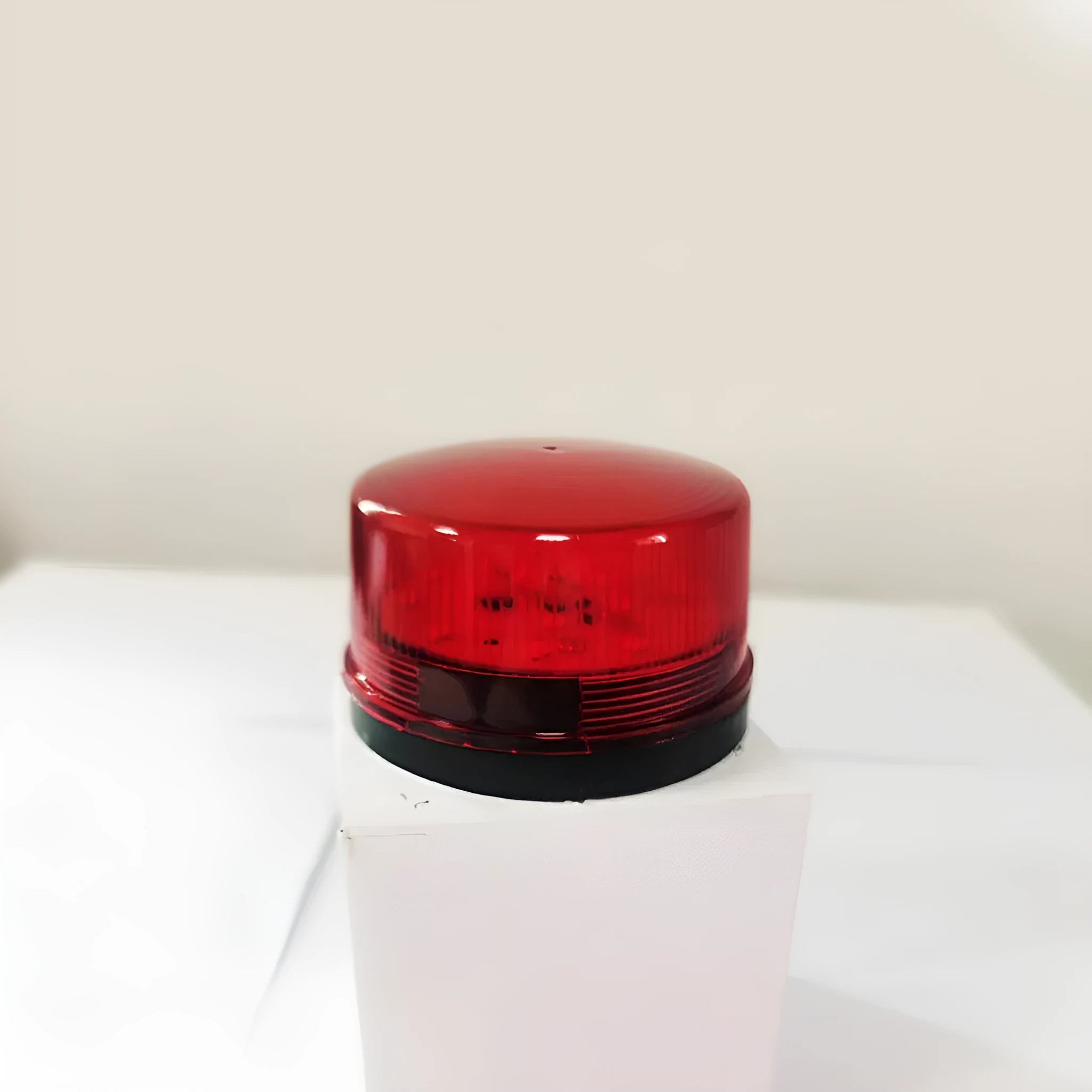 Small 73mm diameter 24V warning light with strobe and siren in red yellow blue green colours