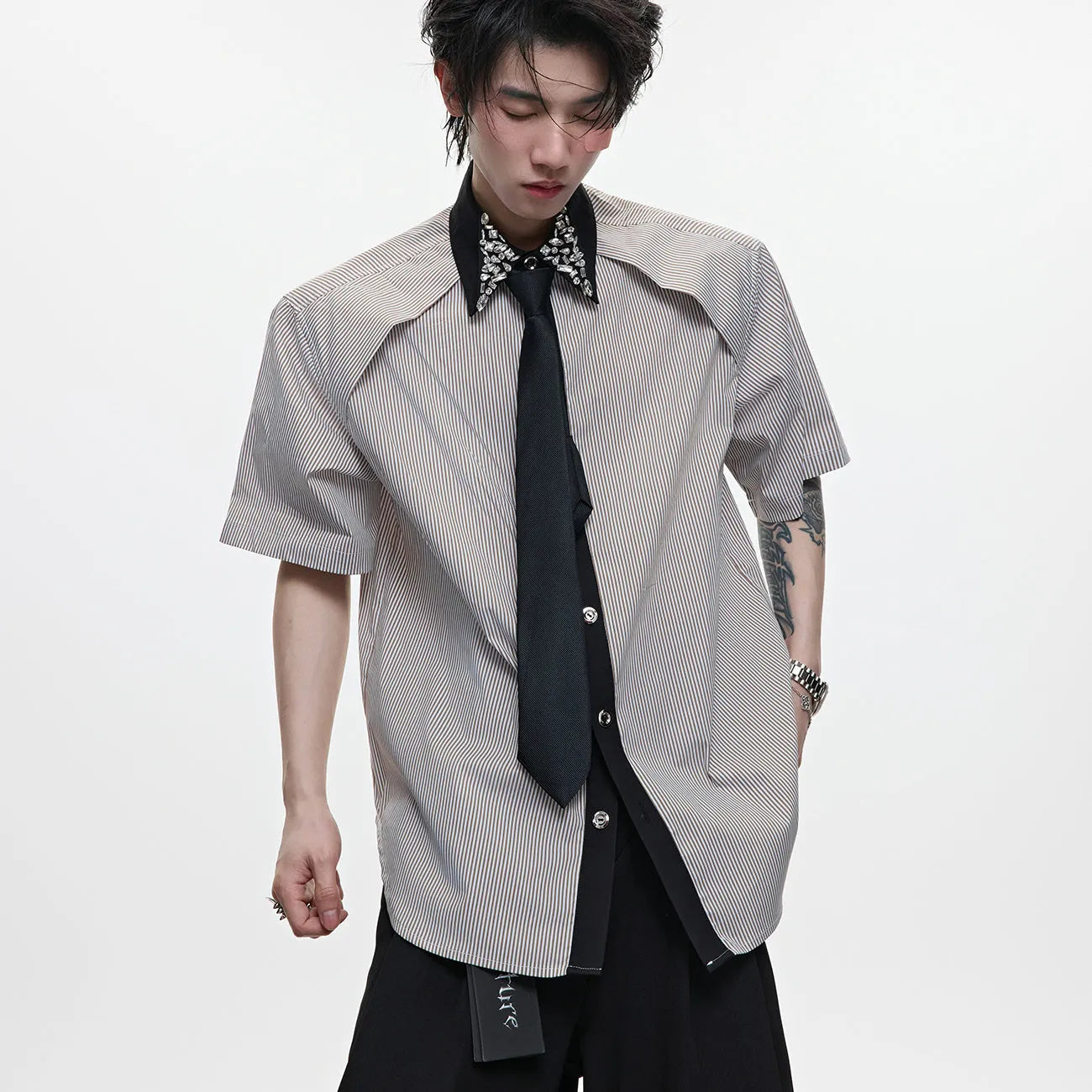Men's diamond tie dual-colour patchwork striped shirt in loose fit with flip collar