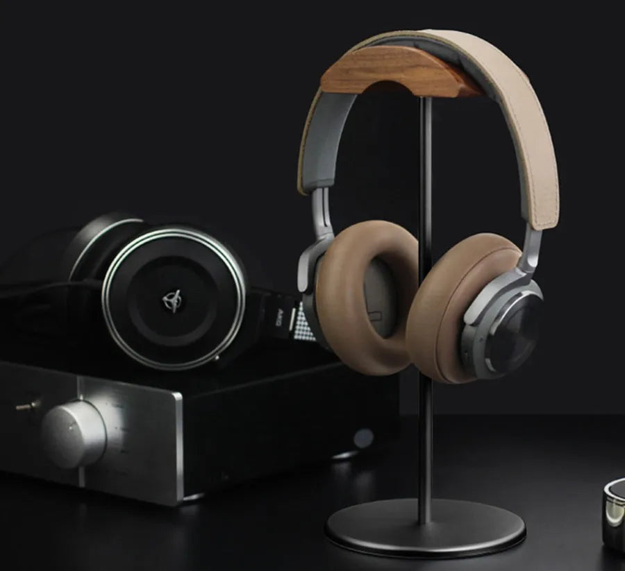 Metal earphone holder in aviation aluminium with CNC finish and anodised black, grey, or silver surface