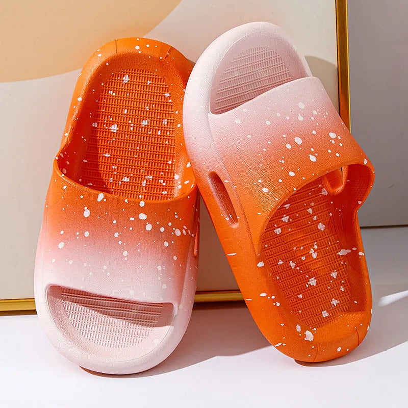 Children's gradient colour summer slippers with PVC construction and non-slip soles