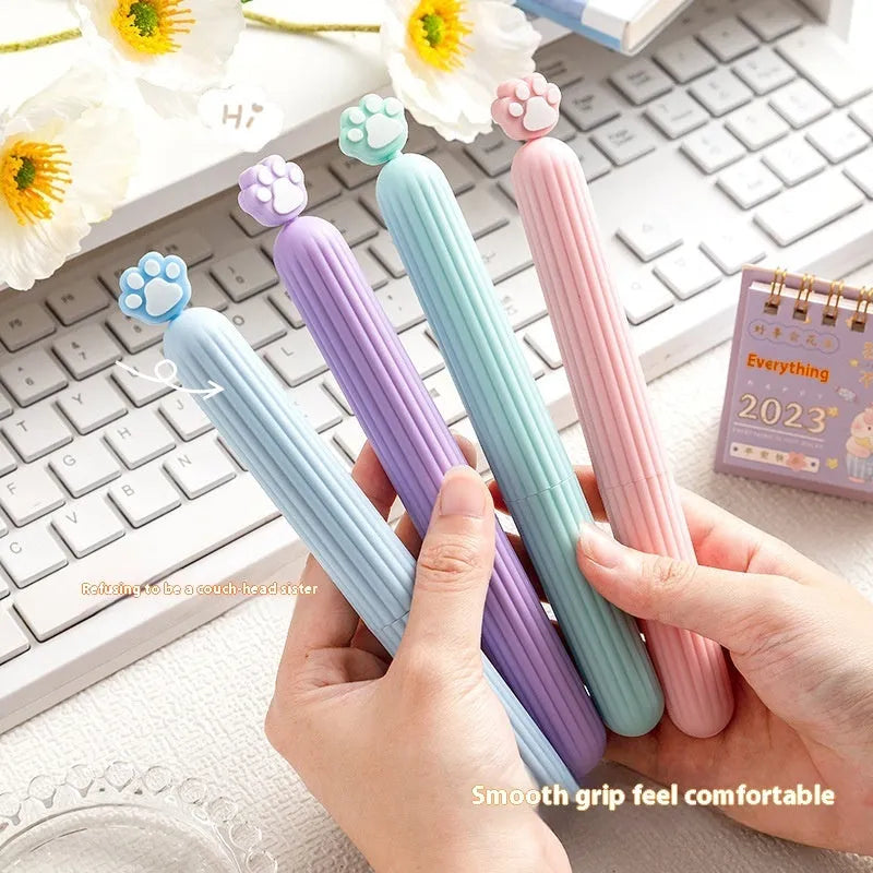 Cartoon cat's paw small pen comb, 18.3cm by 2cm, TPR and PP, random colour